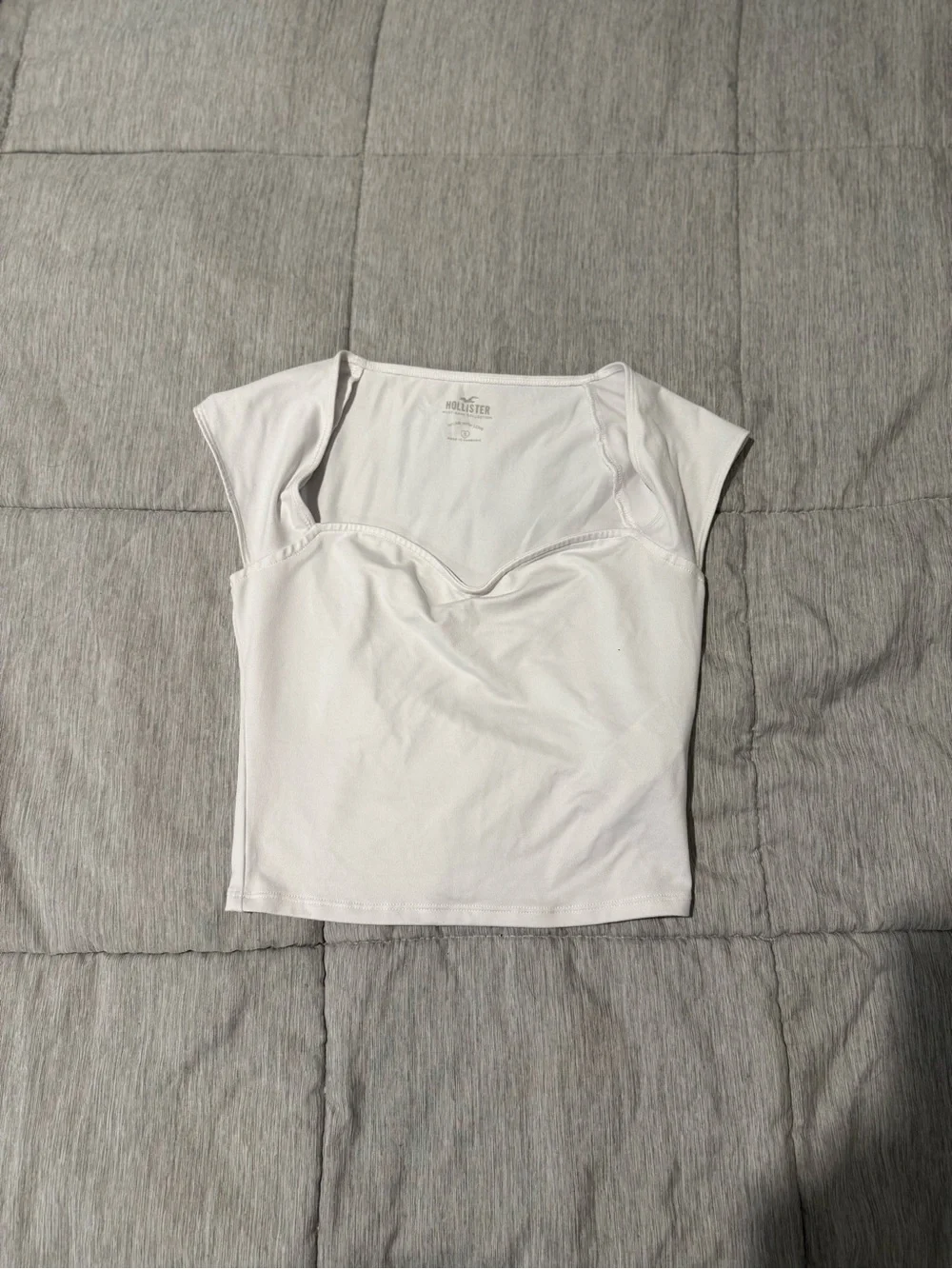 Hollister White Cap Sleeve Sweetheart Crop Top